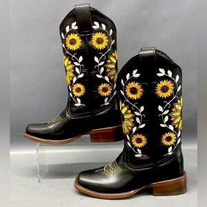 Holster Women's Black Leather
Margarita Embroidered Western Boots